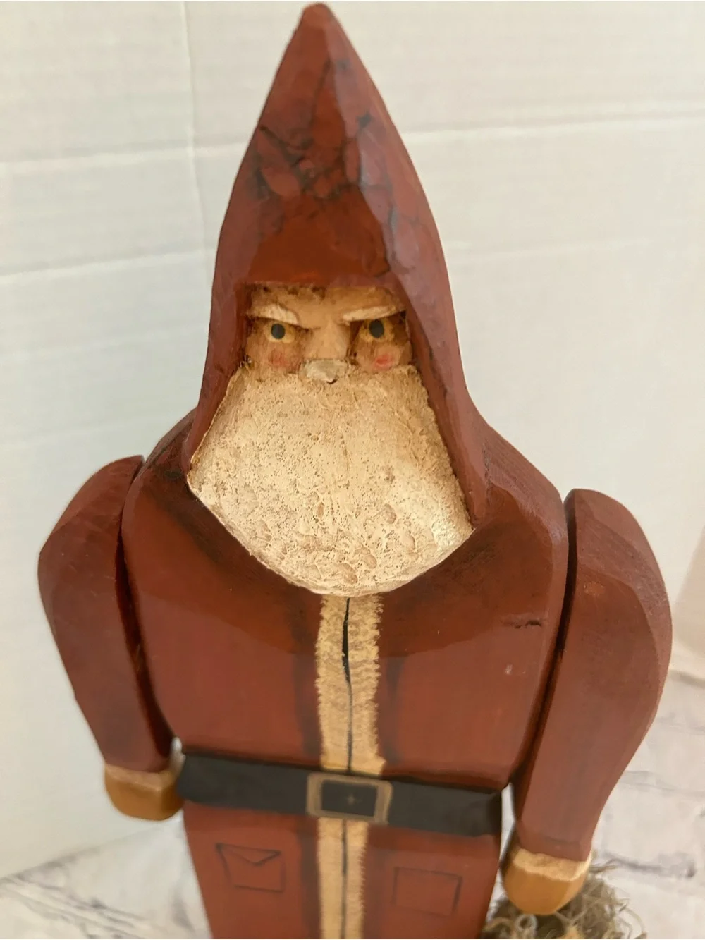 VINTAGE TABLETOP TALL PRIMITIVE WOOD HAND PAINTED SANTA CLAUS FORK ART ON BASE